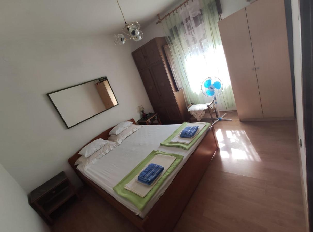 Family Apartment Near Beach Biograd Na Moru Exterior foto