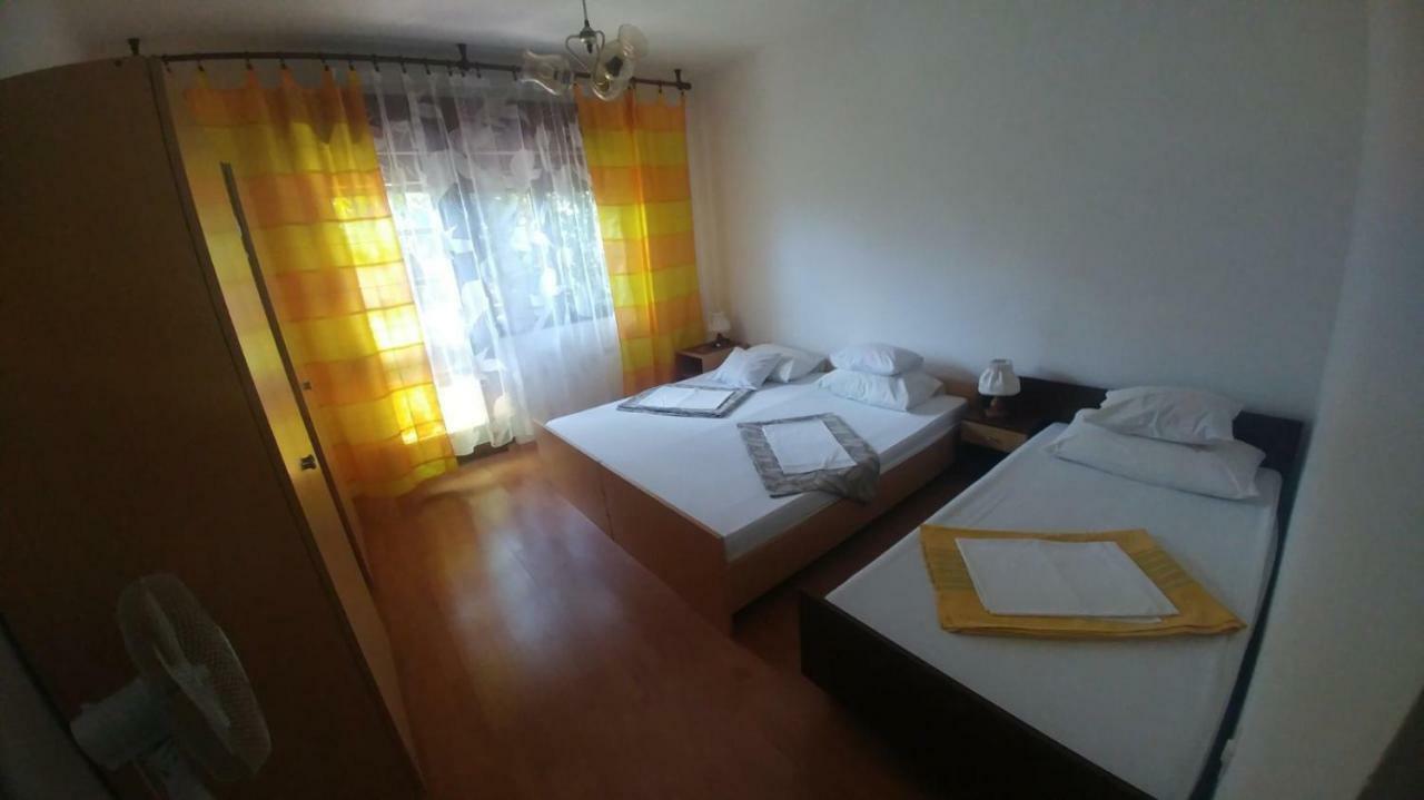 Family Apartment Near Beach Biograd Na Moru Exterior foto